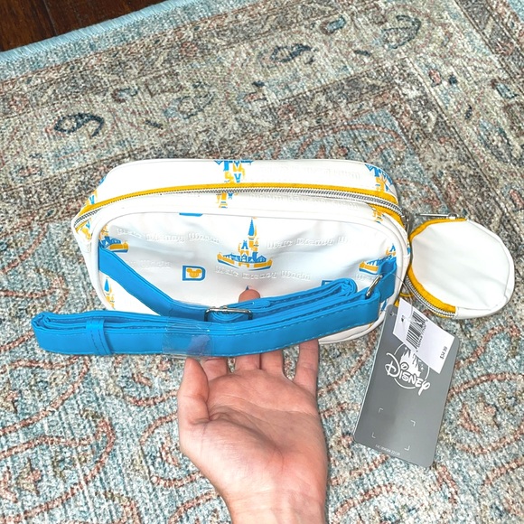 NWT Disney World Waist Fanny Pouch - Picture 4 of 7